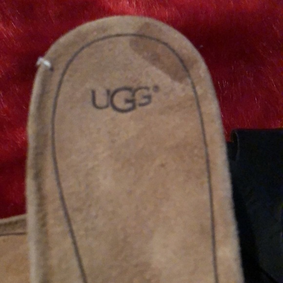 UGG - Picture 3 of 3